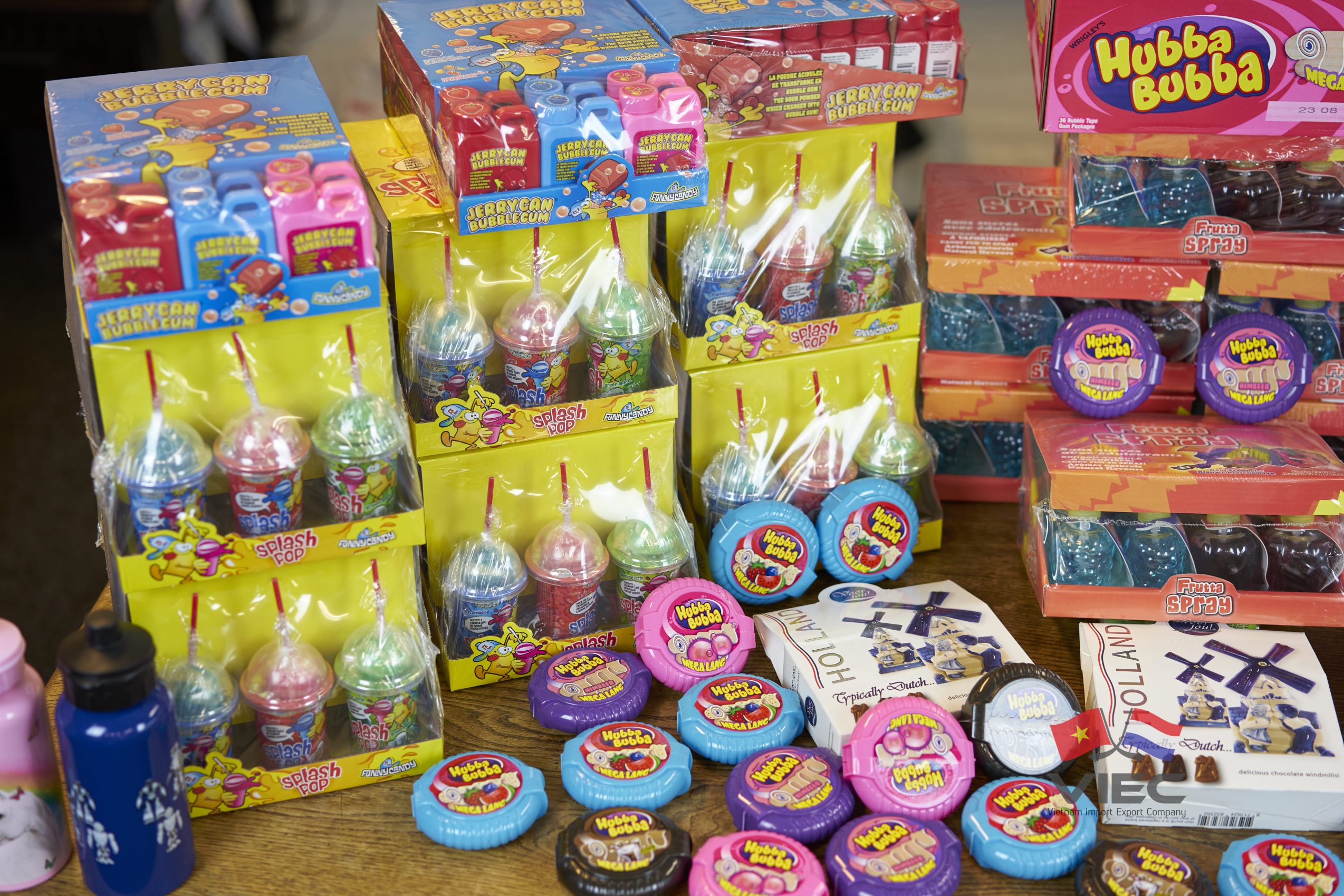 Bánh kẹo nhập khẩu từ Hà Lan về Việt Nam